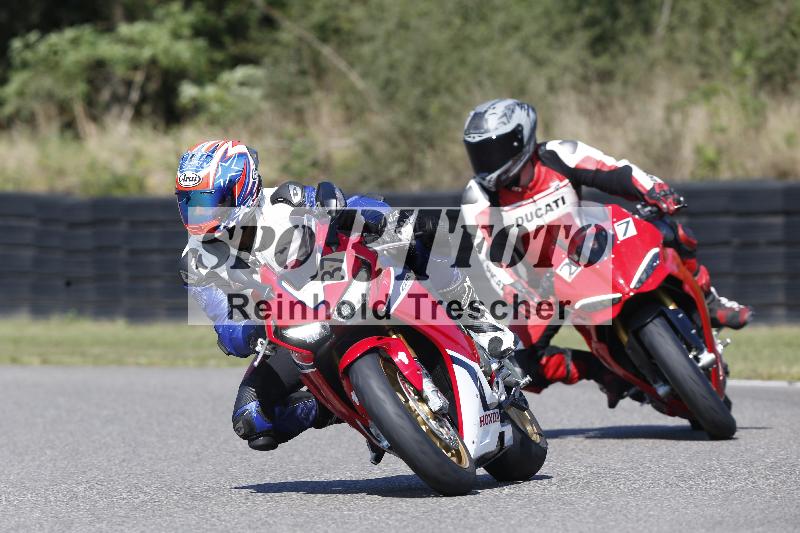 Archiv-2025/49 26.08.2025 Cornu Master School ADR/rot-rouge/27